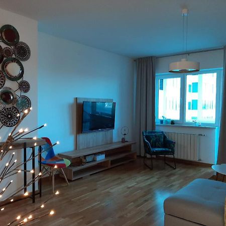 Bright, Modern & Cozy Apartment Tuzla Luaran gambar