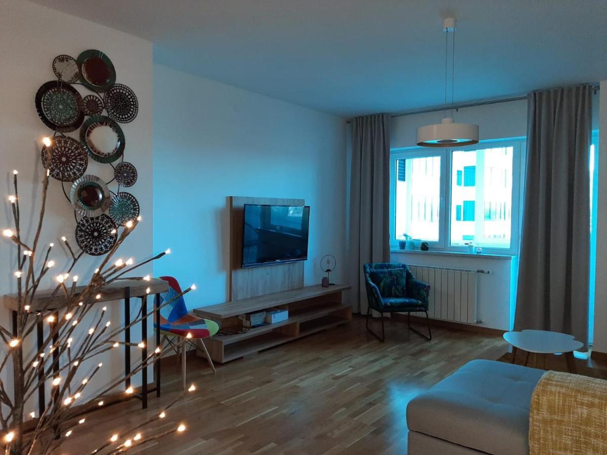 Bright, Modern & Cozy Apartment Tuzla Luaran gambar